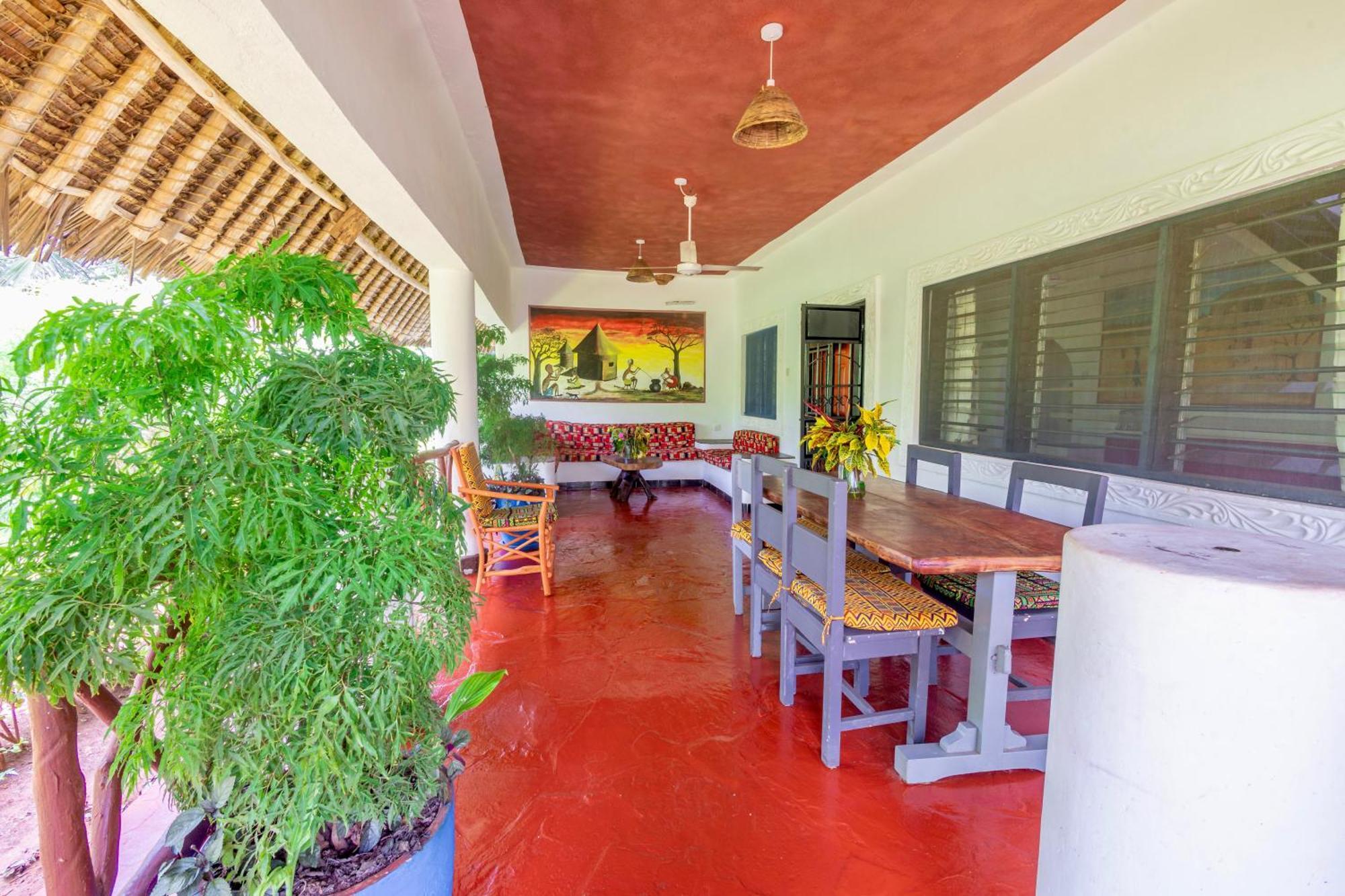 Villas Dora And Holly Praia de Diani Exterior foto